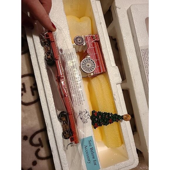 Hawthorne Village Budweiser Beer Holiday Express Train Set Masterpiece Railways - Picture 3 of 16